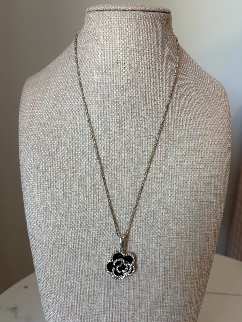 Rhinestone Black Rose Necklace